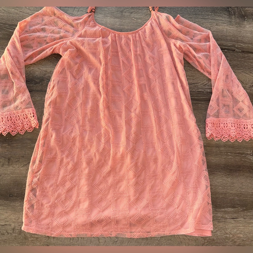 Xhilaration, Peach Cold Shoulder Lace And Embroidered Long Sleeve Dress, Large